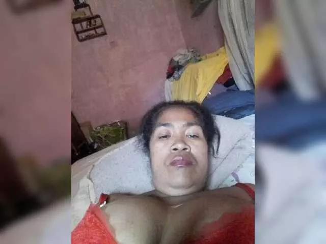 aina1 on BongaCams 