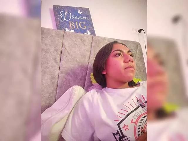 Admire 21 years old Alahia from BongaCams Alahia from BongaCams