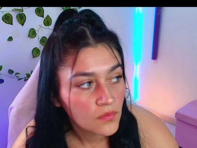 ALE-GODDESS — I want to play with you today this curvy girl wants your vibrations in my lovense