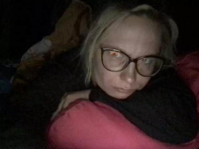 Alice-Works-on-Mortgage on BongaCams 