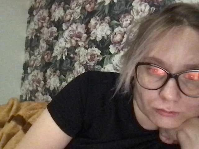 Alice-Works-on-Mortgage on BongaCams 