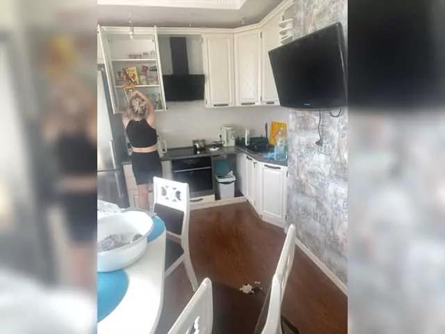 Alice-Works-on-Mortgage on BongaCams 