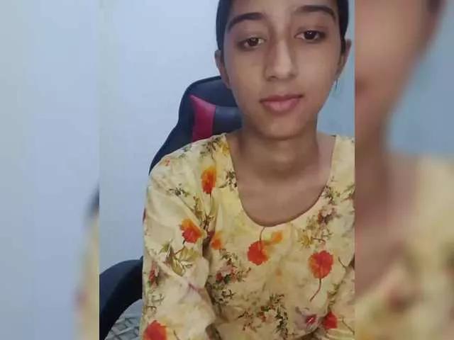 AlinaPopy from BongaCams