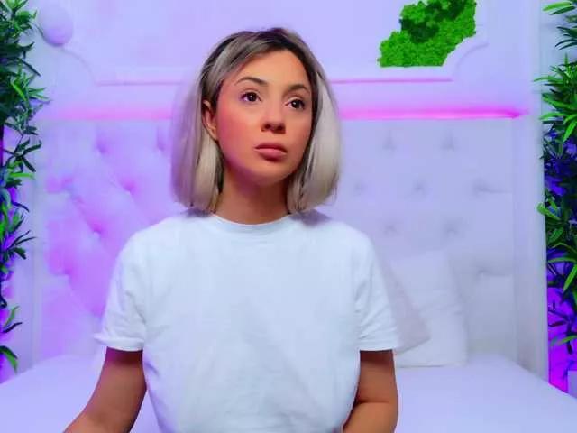 AriannaSins from BongaCams