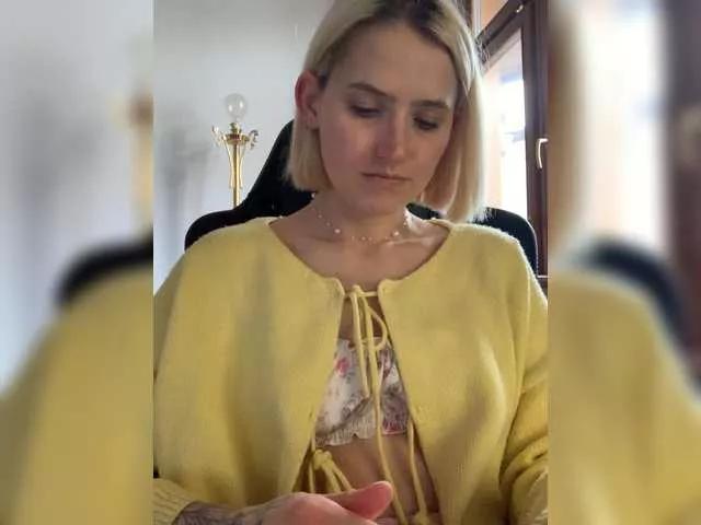 Admire naked camslut Asya-baby Asya-baby from BongaCams