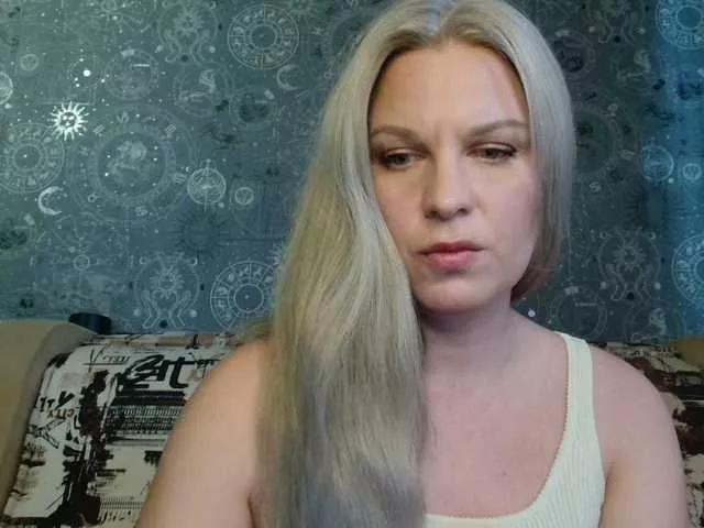 BlondeFox on BongaCams