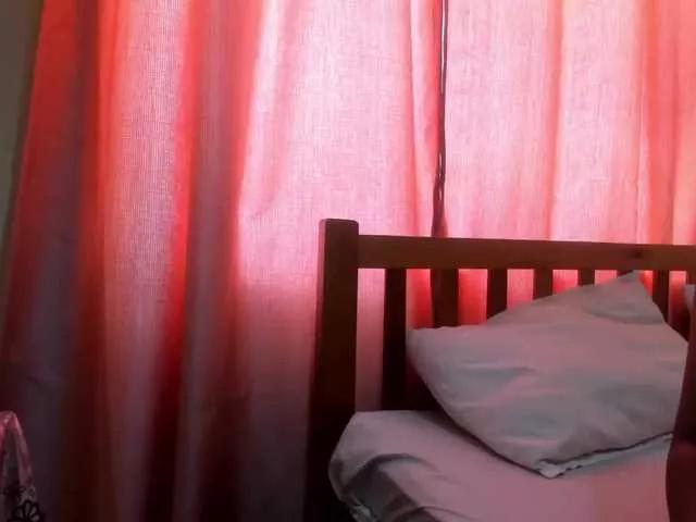 Caramel-licks on BongaCams 
