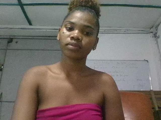 Cassy24 from BongaCams