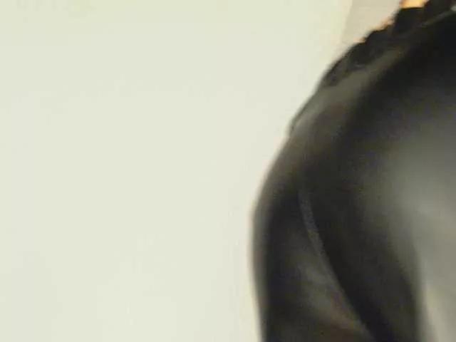 CrystalFerro on BongaCams 