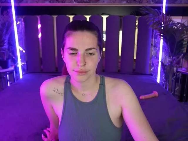 DanielaReign from BongaCams