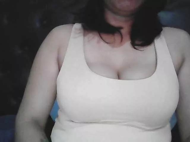 Denise32 from BongaCams