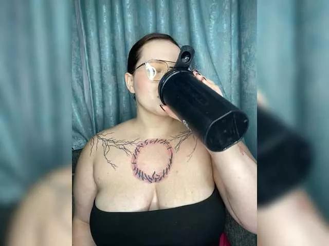 Divana-1 from BongaCams