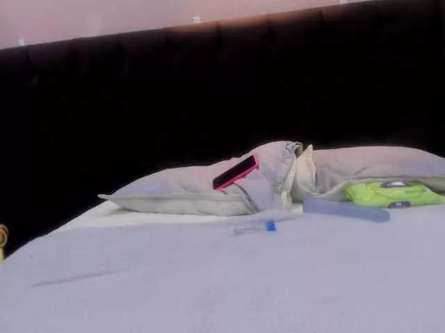 Domincka from BongaCams