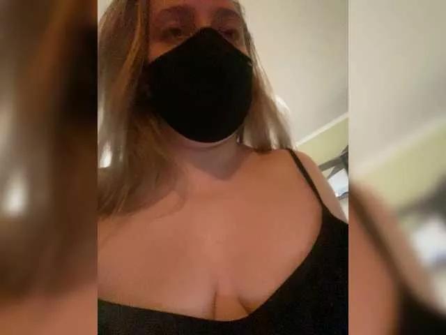 BongaCams Donut-red Donut-red from BongaCams