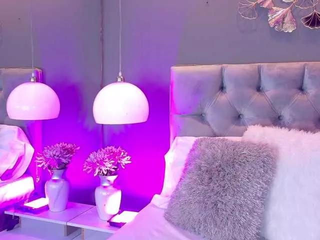 ElisaPeters from BongaCams