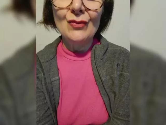 Masturbate to cute stripper ElitalianMilf ElitalianMilf from BongaCams