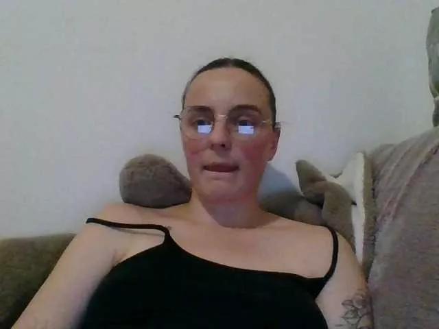 Elizabet2244 from BongaCams