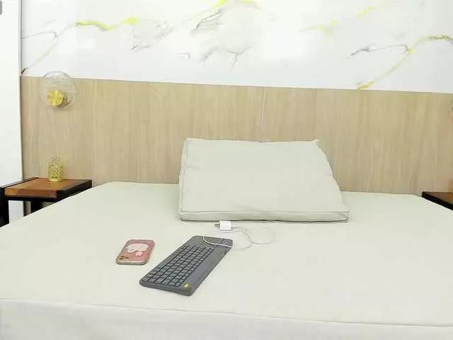 EmilyBrowne from BongaCams