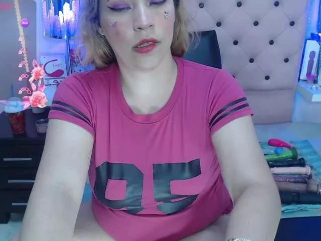 EmmaPink3 on BongaCams