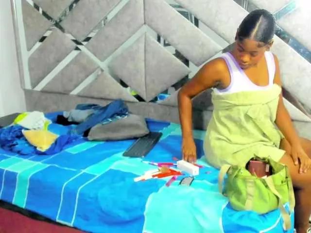 Dirty EvaxEmma wants you to fuck their body now EvaxEmma from BongaCams