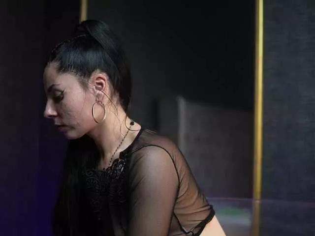 GiaEasyIce from BongaCams