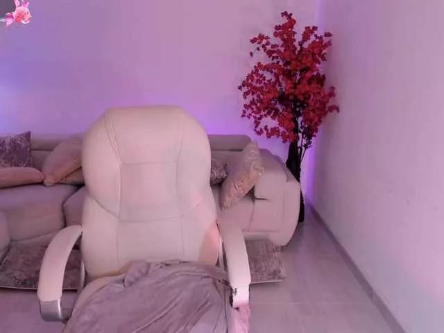 hannaa-thompson on BongaCams 