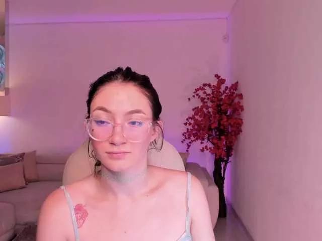 hannaa-thompson on BongaCams 