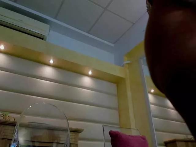 Admire BongaCams's JessyBee JessyBee from BongaCams