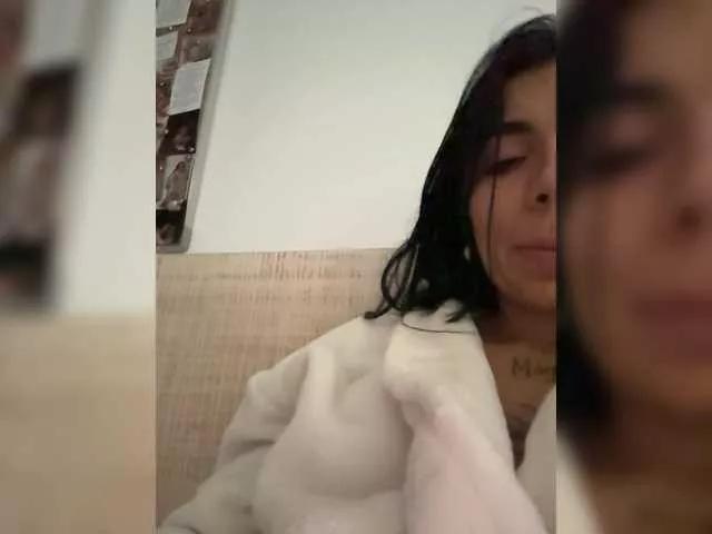 Explore Juanita-fox, she wants to masturbate for you juanita-fox from BongaCams