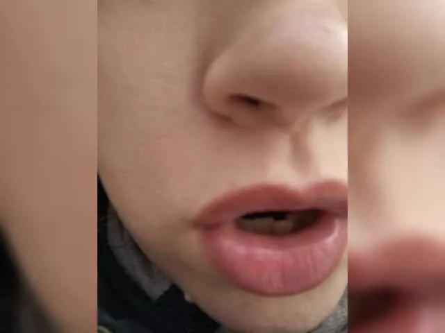 Juliberry1 from BongaCams