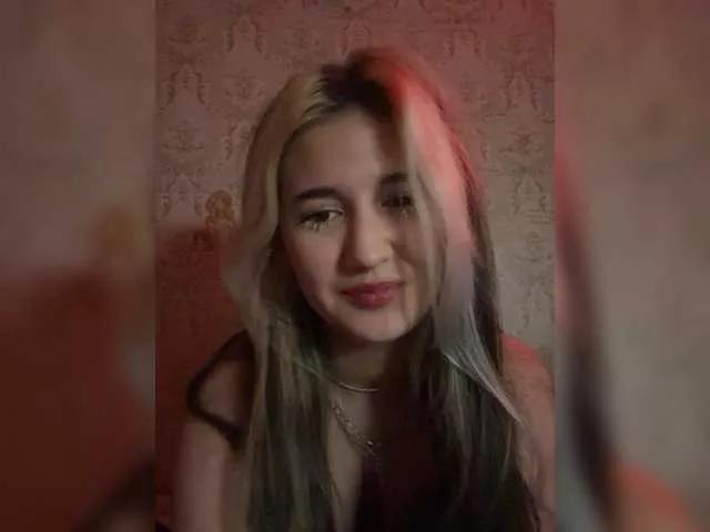 karinka-hot007 from BongaCams