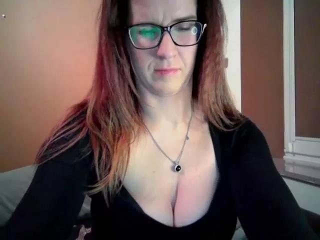 Explore KayaCute, she wants to masturbate for you KayaCute from BongaCams