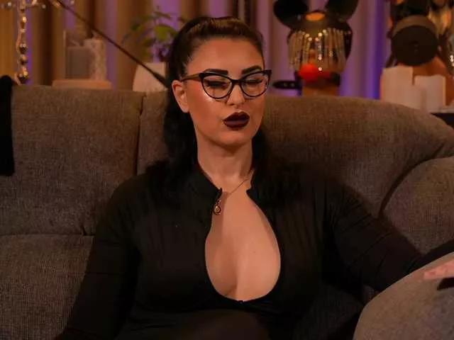 Masturbate to KellyKent, she wants to masturbate for you KellyKent from BongaCams