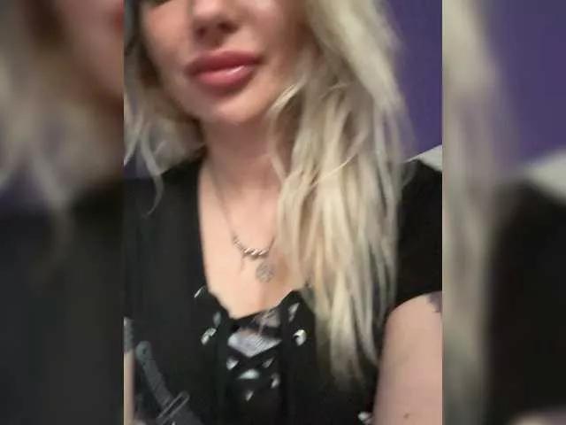 Ketty2 from BongaCams