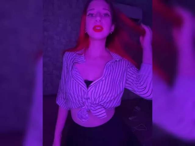 Kim-Red from BongaCams