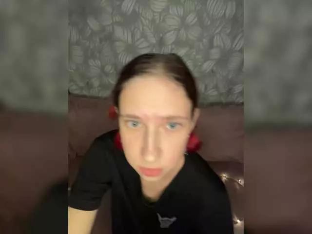 Kim-Red from BongaCams