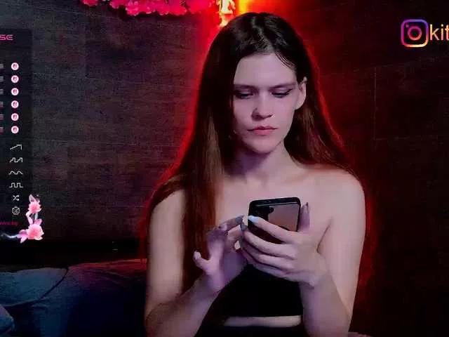 Gorgeous Kiti-Grey wants you to fuck her body now Kiti-Grey from BongaCams