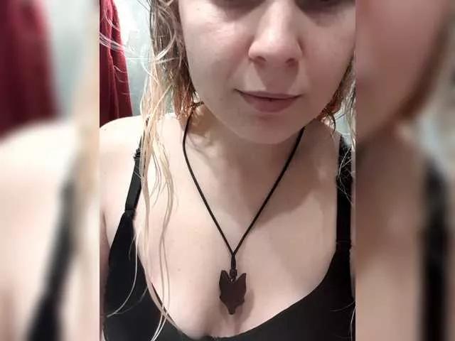 Kusia001 from BongaCams