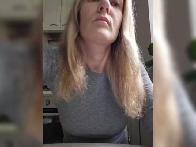 kykyshe4ka from BongaCams