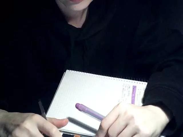 KyleeSilkk from BongaCams
