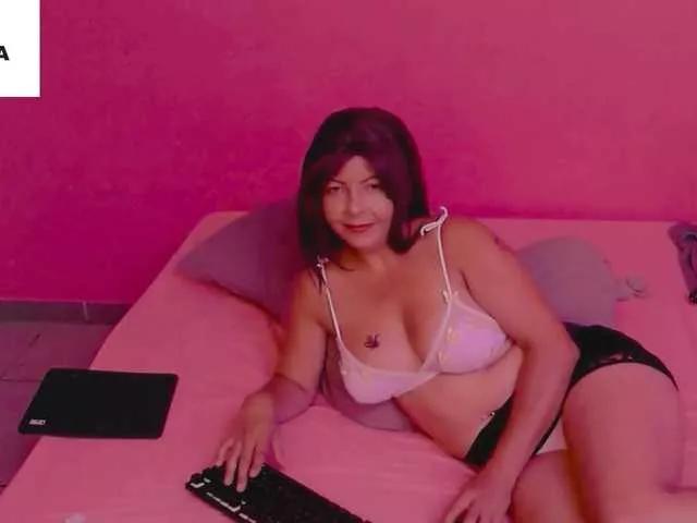 laly35 on BongaCams 