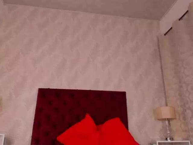 laurabassi from BongaCams