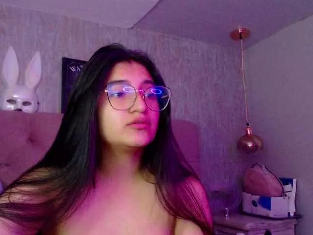 Watch slutty camwhore Laurenelove laurenelove from BongaCams