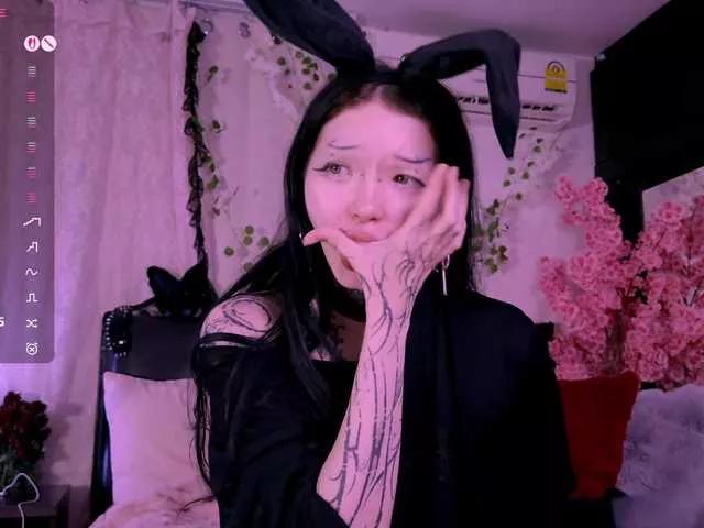 Naked Leinbone wants you to fuck her body now Leinbone from BongaCams