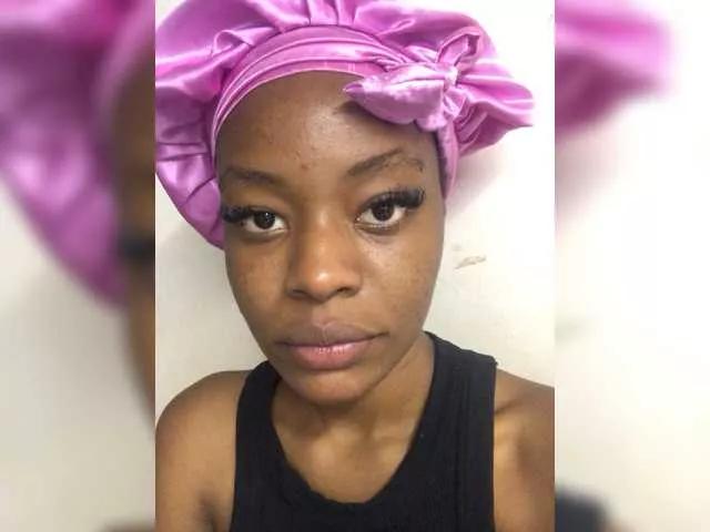 Lillie-03 from BongaCams