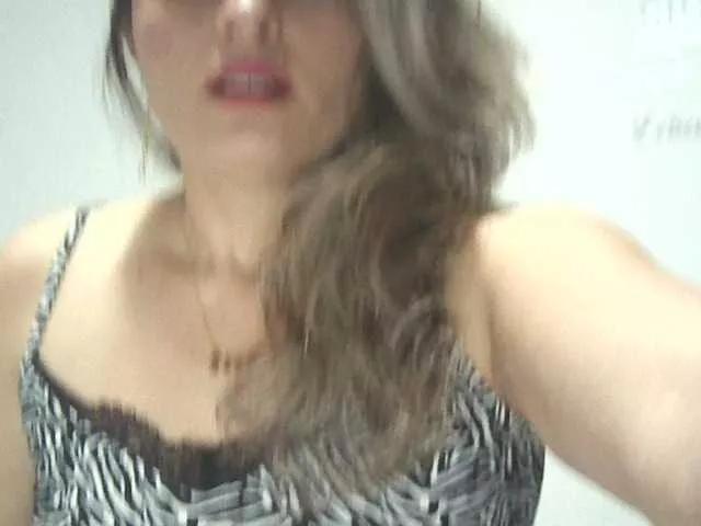 lionessmom from BongaCams