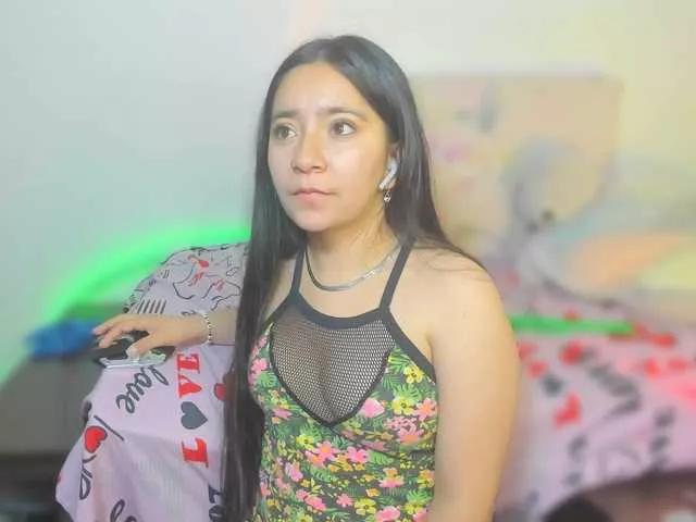 LitleMily from BongaCams