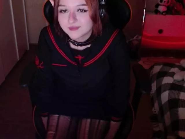 LylyBearrr from BongaCams