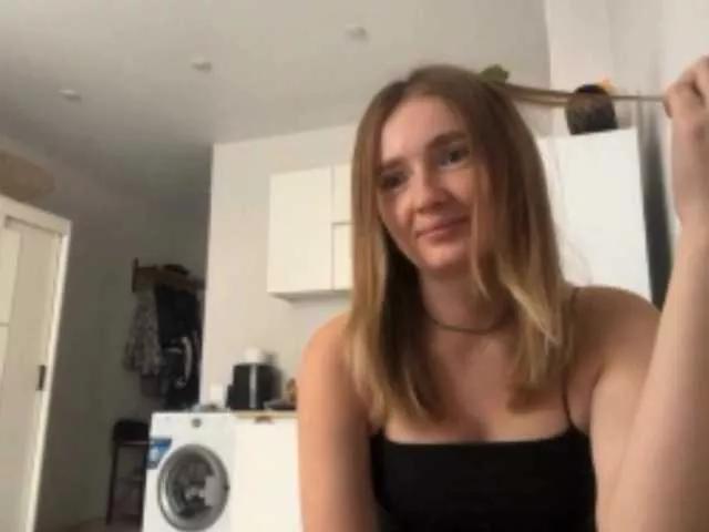 LyndaJovich from BongaCams