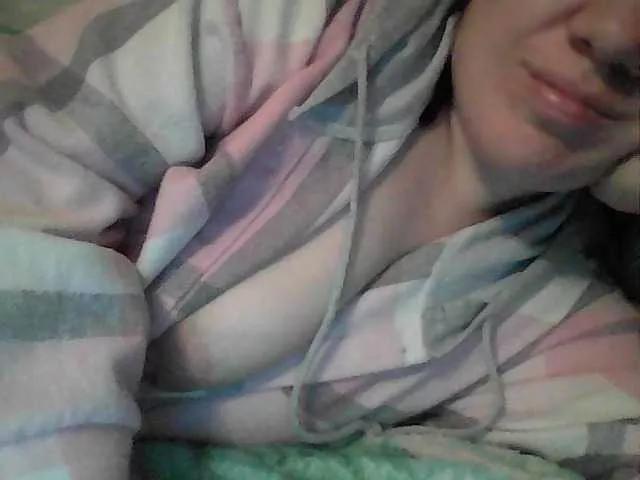 Checkout Marinade, she wants to masturbate for you Marinade from BongaCams